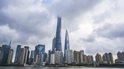 Тысячи сотрудников шанхайской Tesla и заводов Apple заразились COVID-19