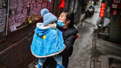 Разлучение родителей с детьми вызвало возмущение в заблокированном Шанхае