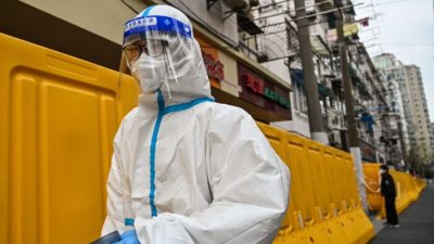 Мировое сообщество просит Китай не разлучать детей с родителями из-за COVID-19