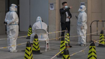 Жители Китая обращаются за помощью в соцсети из-за драконовской изоляции