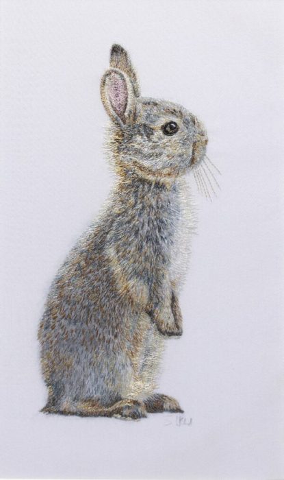 Терпеливо «рисуя» нитью