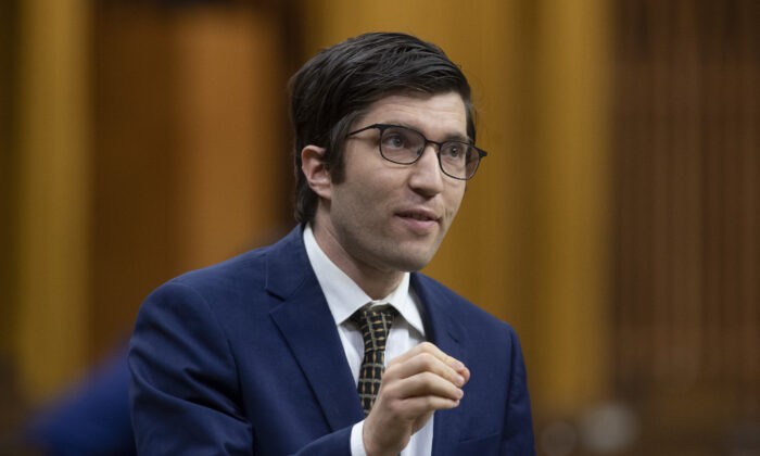 Депутат от Консервативной партии Гарнетт Генуис в палате общин в Оттаве 1 июня 2021 года. (Adrian Wyld/The Canadian Press) | Epoch Times Россия