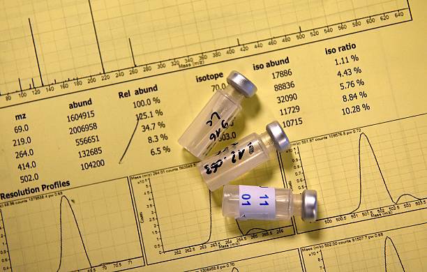 Результаты анализов во французской национальной антидопинговой лаборатории в Шатене-Малабри под Парижем. Фото: FRANCK FIFE/AFP via Getty Imag | Epoch Times Россия