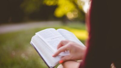 Раковым больным приносит облегчение чтение книг