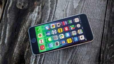 В России растёт импорт кнопочных телефонов и сокращаются поставки смартфонов