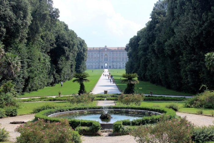 Самый большой королевский дворец в мире: Казерта, Италия