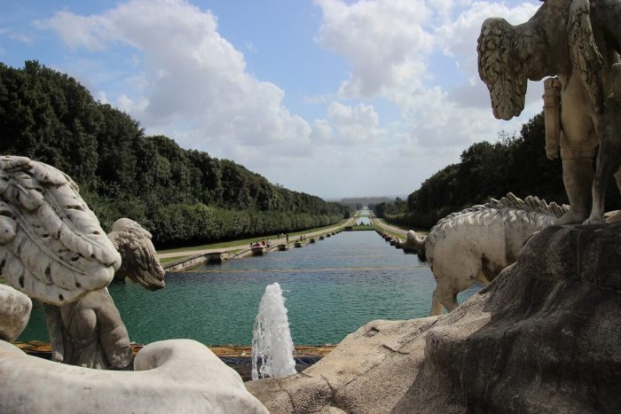 Самый большой королевский дворец в мире: Казерта, Италия