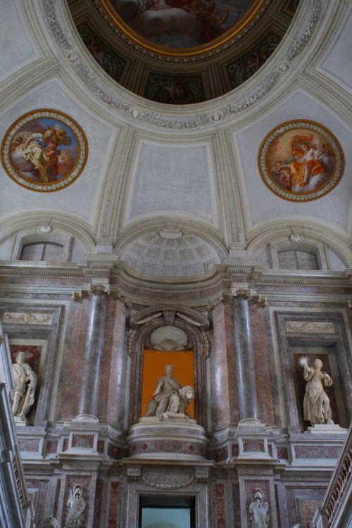 Самый большой королевский дворец в мире: Казерта, Италия