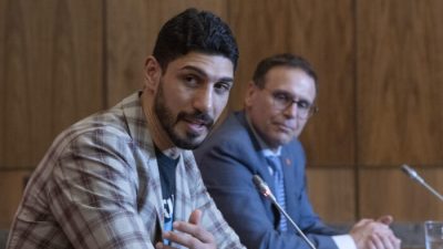 Сенатор: Крупные западные корпорации содействуют нарушениям прав человека в Китае