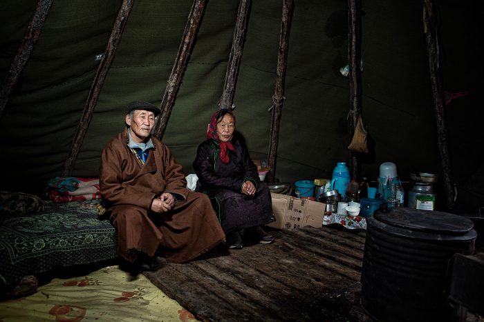 Фотографы запечатлели жизнь оленеводов, живущих на границе Монголии и Сибири