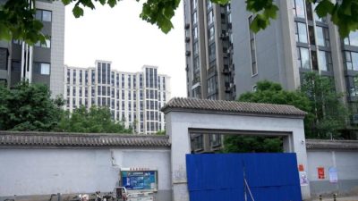 Студенты университета в Пекине протестуют против блокировки кампусов