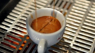 Американцев предупредили о возможном шпионаже Китая через «умные» кофеварки