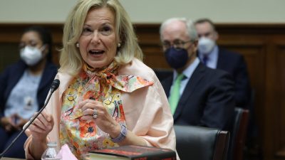 Уже в 2020 году было известно, что вакцинированные могут заразиться COVID-19