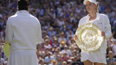 Елена Рыбакина выиграла финал женского Уимблдона, завоевав первый «Шлем»