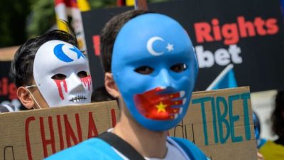 Государственные СМИ и чиновники Китая в соцсетях распространяют ложь о Синьцзяне