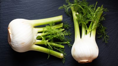 Не бойтесь фенхеля: как нарезать и наслаждаться этими прекрасными луковицами