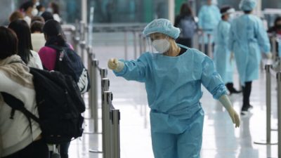 Население Гонконга сокращается второй год