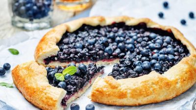 Черничная кростата