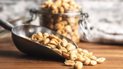 Арахис способствует снижению веса и артериального давления: смотрите подробности