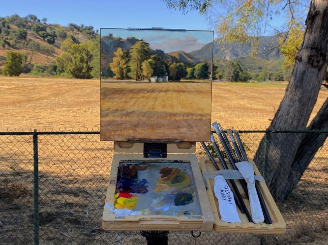 Художник пленэра пишет картины, которые идеально соответствуют окружающим его пейзажам: прибой, луга, горы…