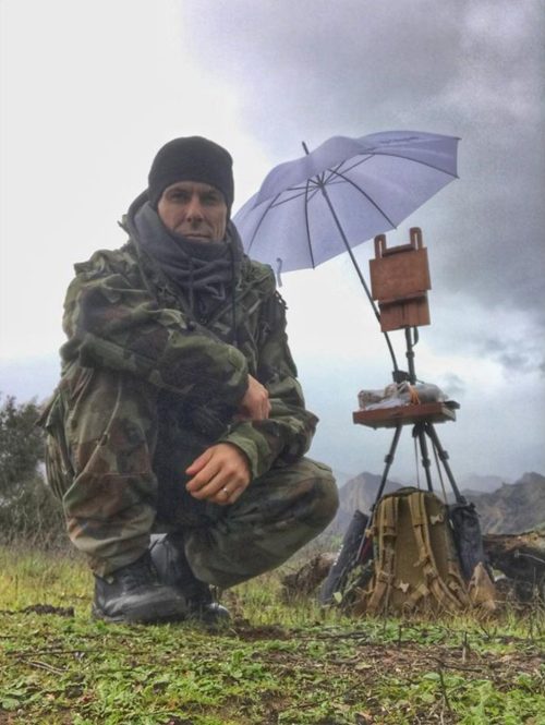 Художник пленэра пишет картины, которые идеально соответствуют окружающим его пейзажам: прибой, луга, горы…