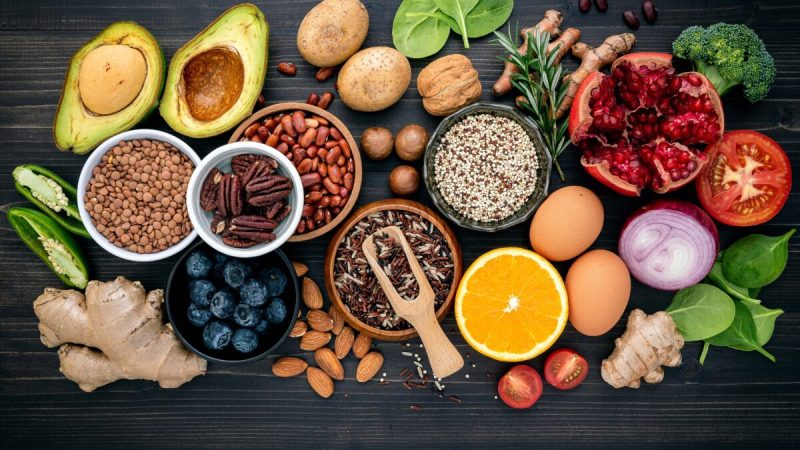 Здоровые продукты против добавок? Вот как реагирует ваше тело (Kerdkanno/Shutterstock)