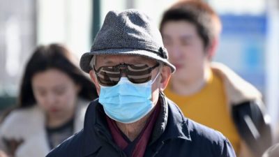 На масках обнаружены патогенные бактерии и грибки