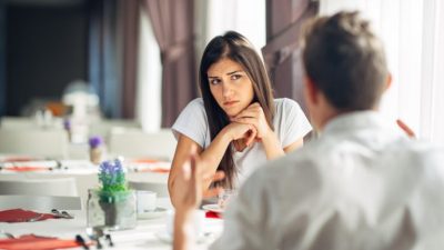 Как поддержать мужа, не спасая его