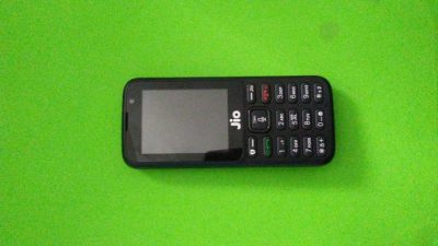 Продажи кнопочных телефонов выросли в три раза. В чём причина?