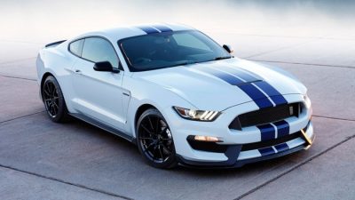 В России новые легковые автомобили подорожали на 22%