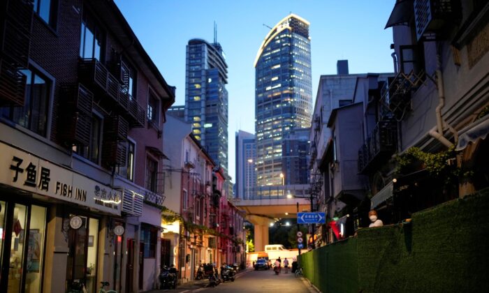 Закрытая зона на фоне новых мер по блокировке в некоторых частях города в Шанхае, 11 июля 2022 года. (Aly Song/Reuters) | Epoch Times Россия