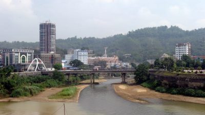 Восемь месяцев под замком COVID: жители бегут из китайского города