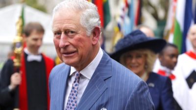 Новый король Великобритании оплакивает смерть матери