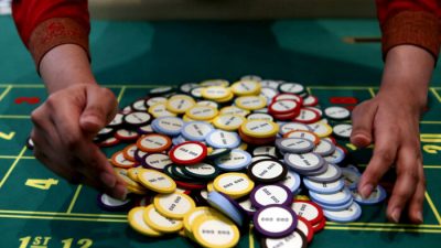 Филиппины закроют оффшорные игорные компании и депортируют около 40 тыс. китайских работников. Причина