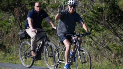 Байден провёл 238 дней вне Белого дома