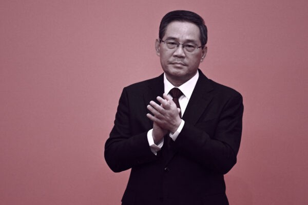 Эти семеро мужчин будут управлять Китаем на протяжении 5 лет Эти семеро мужчин будут управлять Китаем на протяжении 5 лет