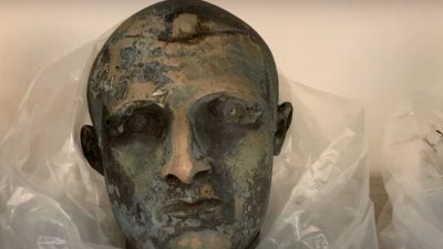 В банях Римской империи нашли 24 бронзовые статуи и золотые монеты