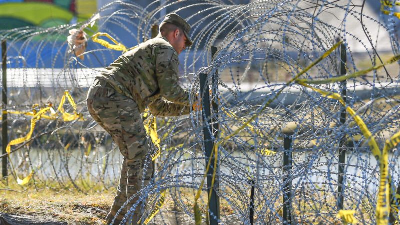 Из-за обязательной COVID-вакцинации нацгвардия США недобрала 7500 военнослужащих