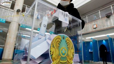Выборы президента в Казахстане. Фото:  STRINGER/AFP/Getty Images