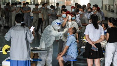 Сын умершего от COVID-19 требует привлечения компартии Китая к ответственности
