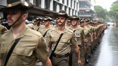 Министр обороны Австралии считает, что страна должна укреплять военный потенциал