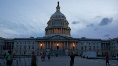 Эксперт: Промежуточные выборы могут дать шанс предотвратить экономическую катастрофу