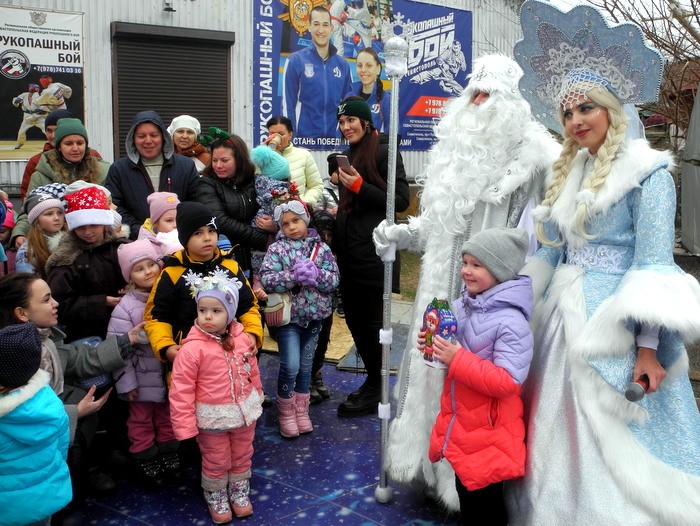 Первая новогодняя ёлка в сказочном Лукоморье в Севастополе