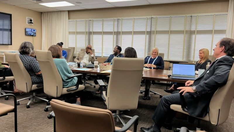 Школа Флориды разрывает договор с ЛГБТ*-группой из-за откровенной компьютерной игры Школа Флориды разрывает договор с ЛГБТ*-группой из-за откровенной компьютерной игры