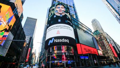 Биржа NASDAQ-100 исключит несколько китайских акций, включая Baidu