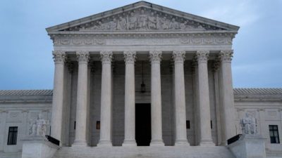 Здание Верховного суда США в Вашингтоне, 3 октября 2022 года. (Stefani Reynolds/AFP via Getty Images)