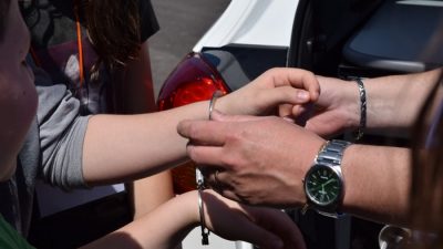 МВД отказалось использовать наручники для ряда лиц