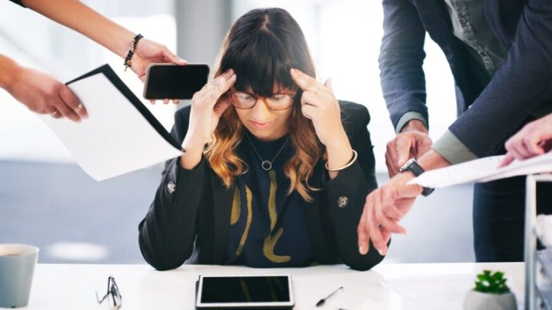 Если вы чувствуете себя перегруженным делами, возможно, изменение взгляда на задачи поможет вам достичь большего в течение дня. Фото: ShutterStock | Epoch Times Россия