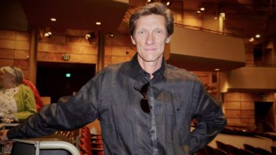 Владелец театра хвалит Shen Yun