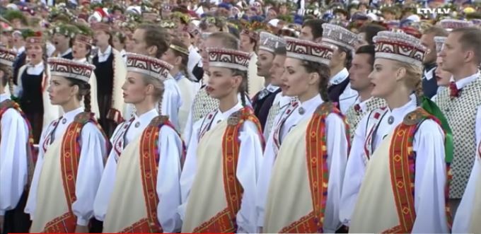 150-летний юбилей Фестиваля песни и танца отмечают в этом году в Латвии